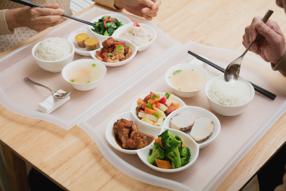 老年助餐服務不能簡單大規模新建老年食堂